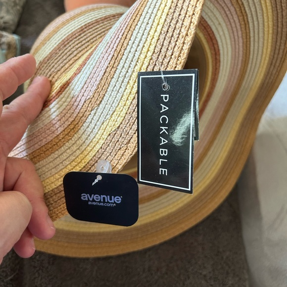 Toast Sun Hat with neutral colors - Picture 9 of 16